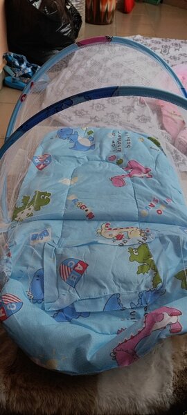 Lit Bébé avec Moustiquaire