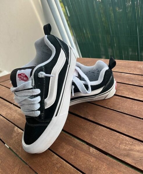 Sneakers Vans noires & blanches