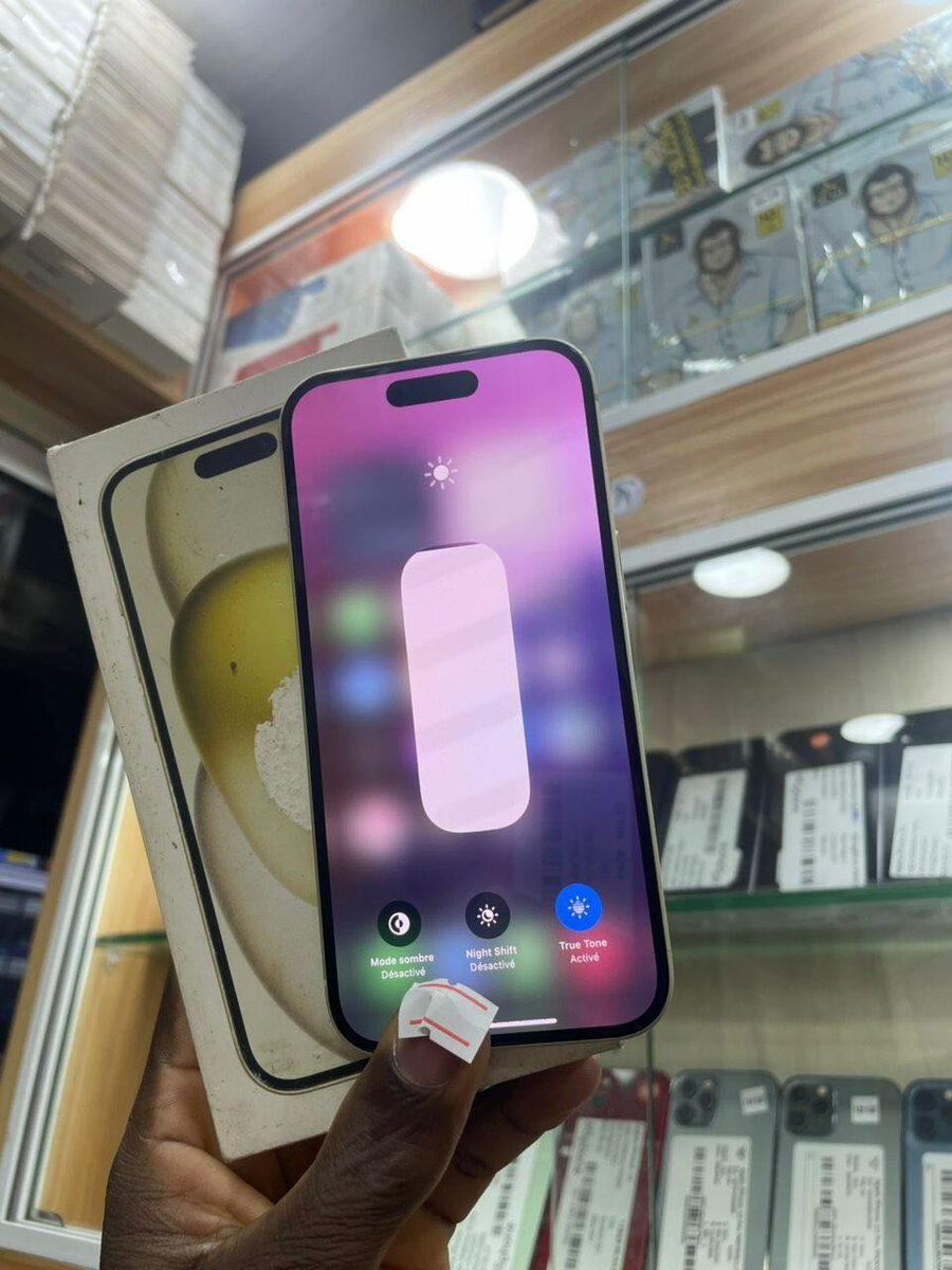 iphone 15 128G très propre