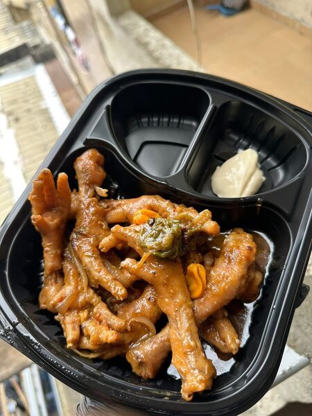 Pieds de poulet épicés