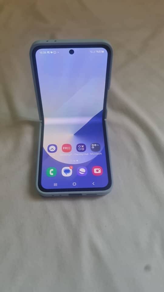 Samsung Galaxy Z flip 6 256 gb