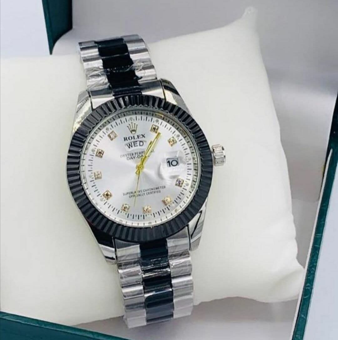 Montre de luxe en acier inoxydable