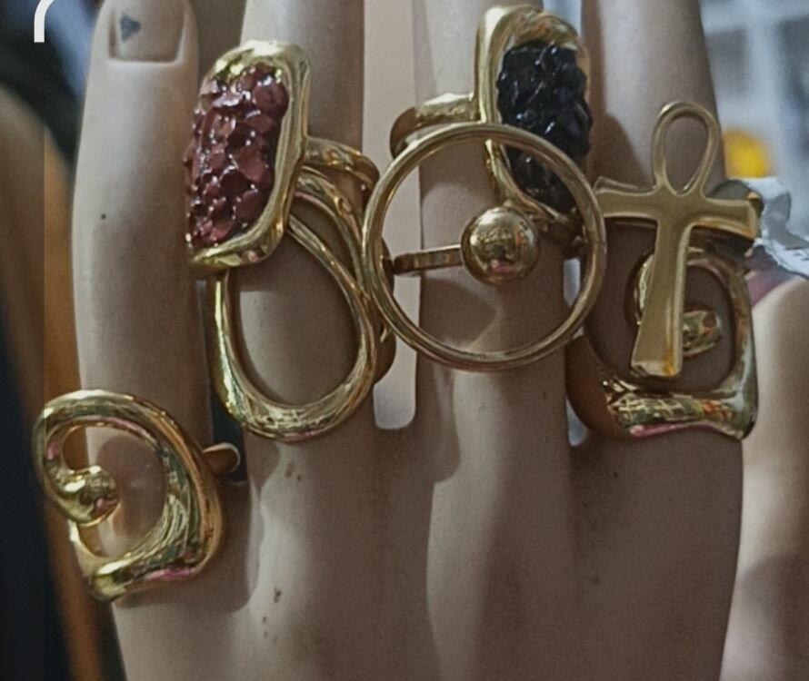 Ensemble de bagues dorées