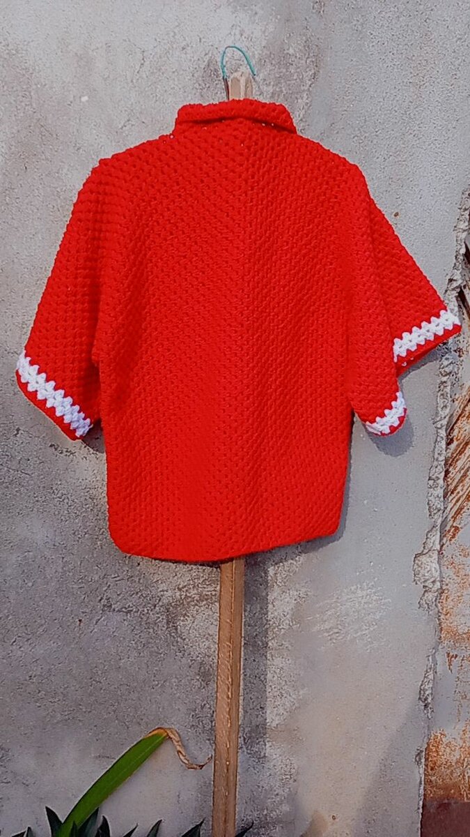 Cardigan en tricot rouge