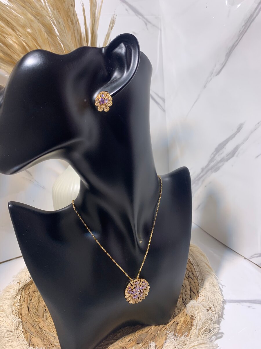 Collier et Boucles d'Oreilles Élégants