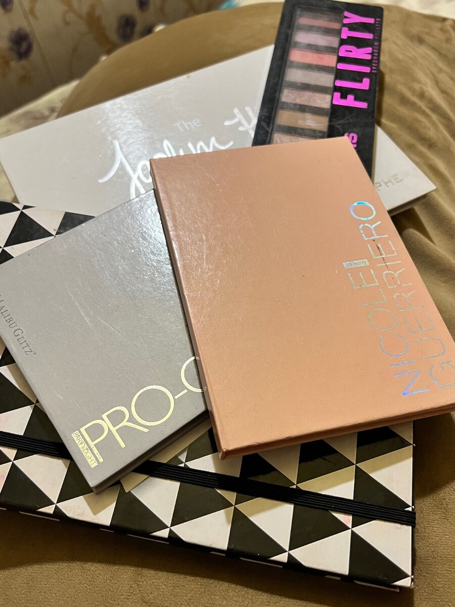 Makeup palettes