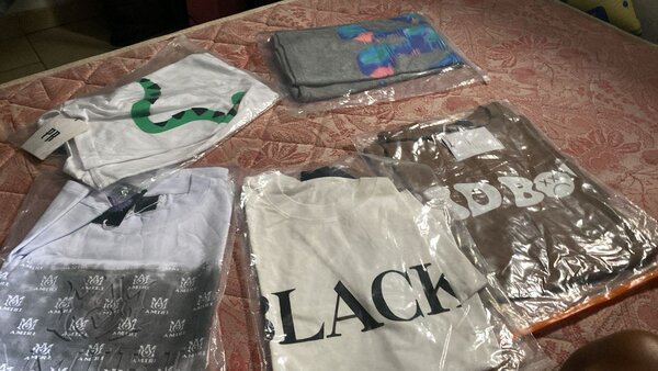 T-shirts casuals graphiques