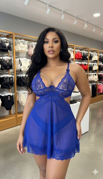 Nuisette bleue sensuelle