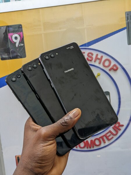 Huawei Nova 2S
