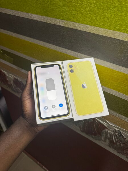 iPhone 11 Jaune 64Go Neuf