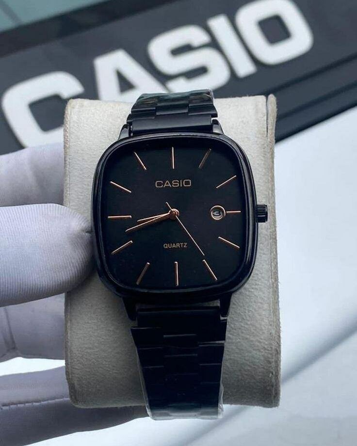 Montre Casio classique en acier