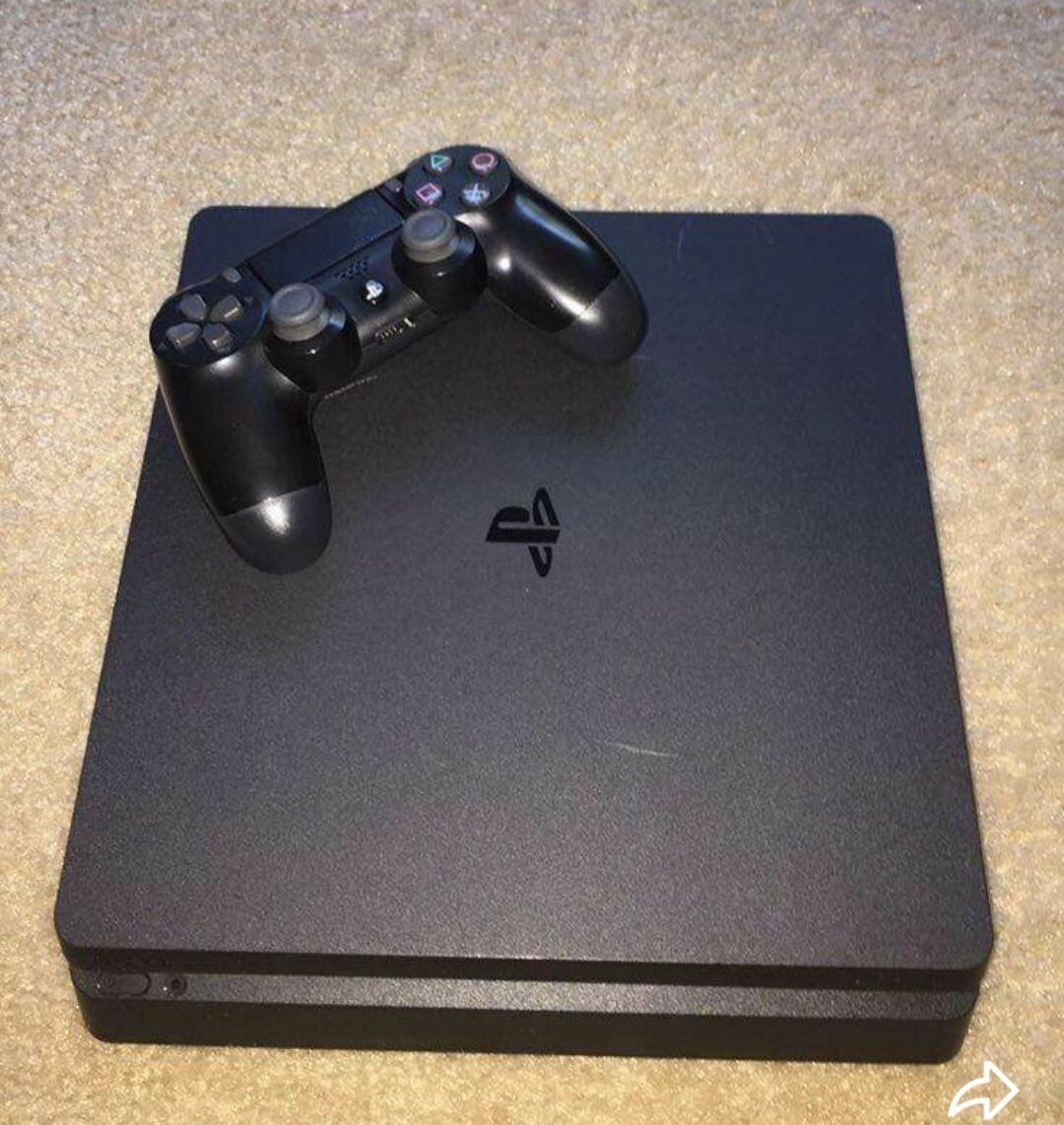 Console PS4 avec manette