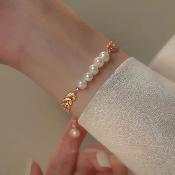 Pearl gold bracelet