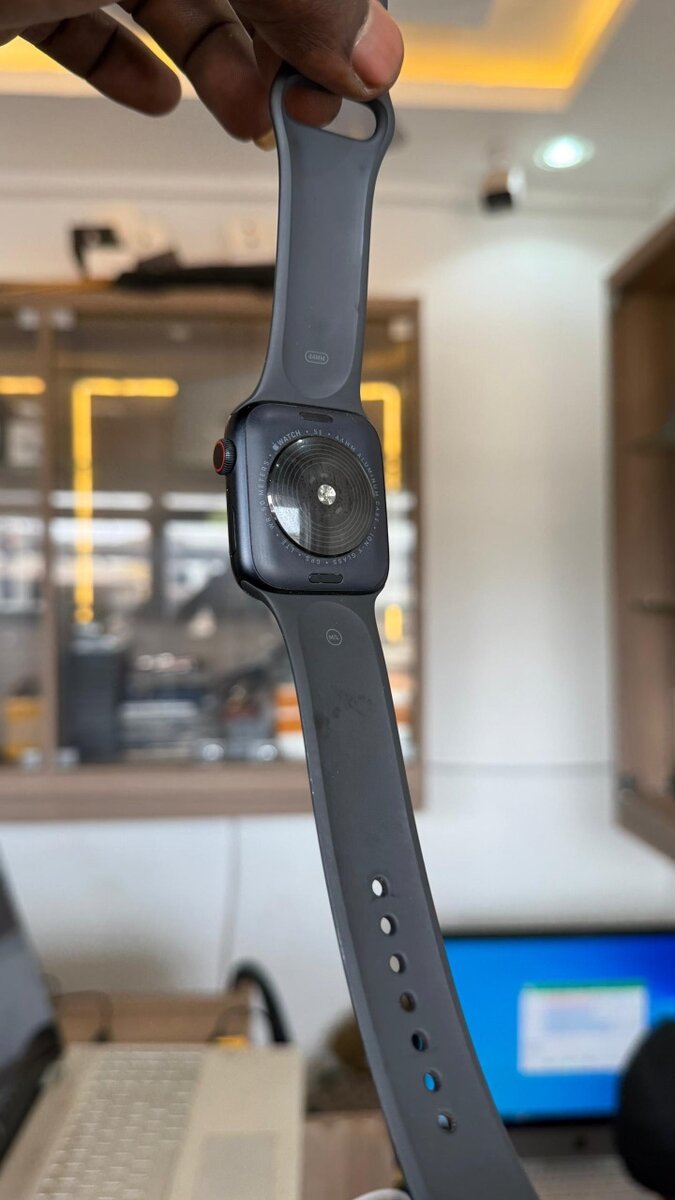 Pre-Owned Series SE (Second Generation)