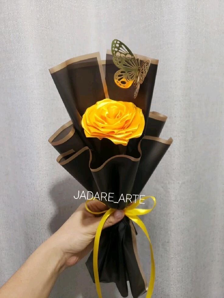 Single ribbon roses