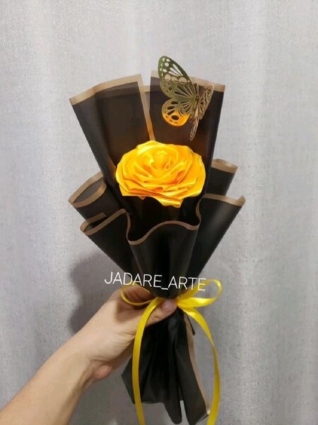 Single ribbon roses