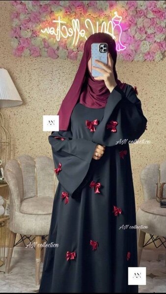 Abaya élégante avec noeuds
