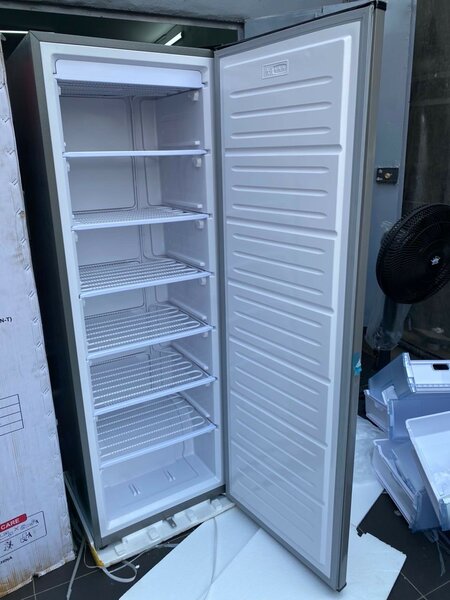 iLux Congélateur Vertical Économique