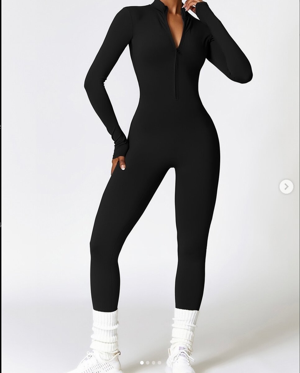  спортивный комбинезон с длинным рукавом станет идеальным выбором для активных девушек.