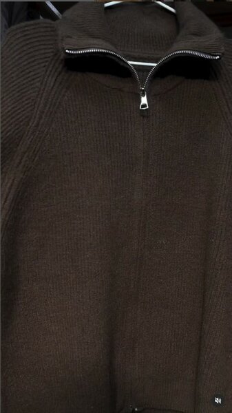 Кофта на замке