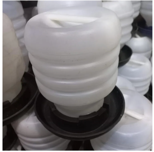 2.5 Liters Capacity Water Drinker for Birds