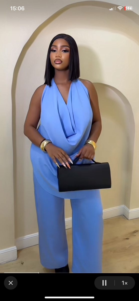 Combinaison élégante bleue