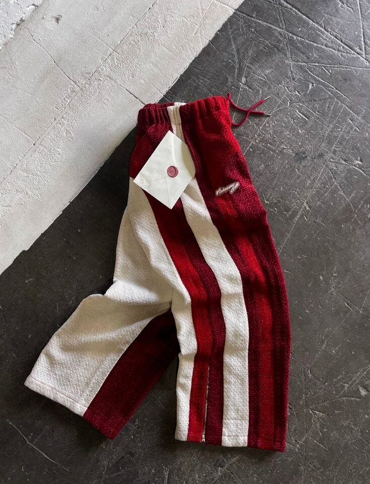 Pantalon en laine rouge et blanc