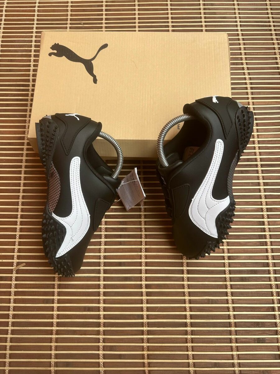 Chaussures Puma Noir et Blanc