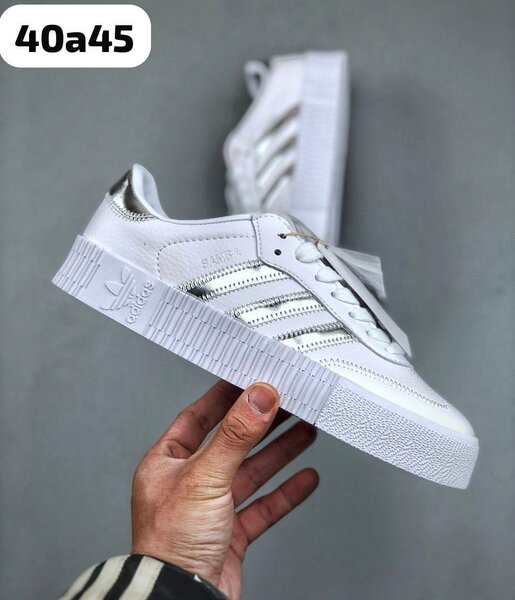 Baskets blanches à plateforme