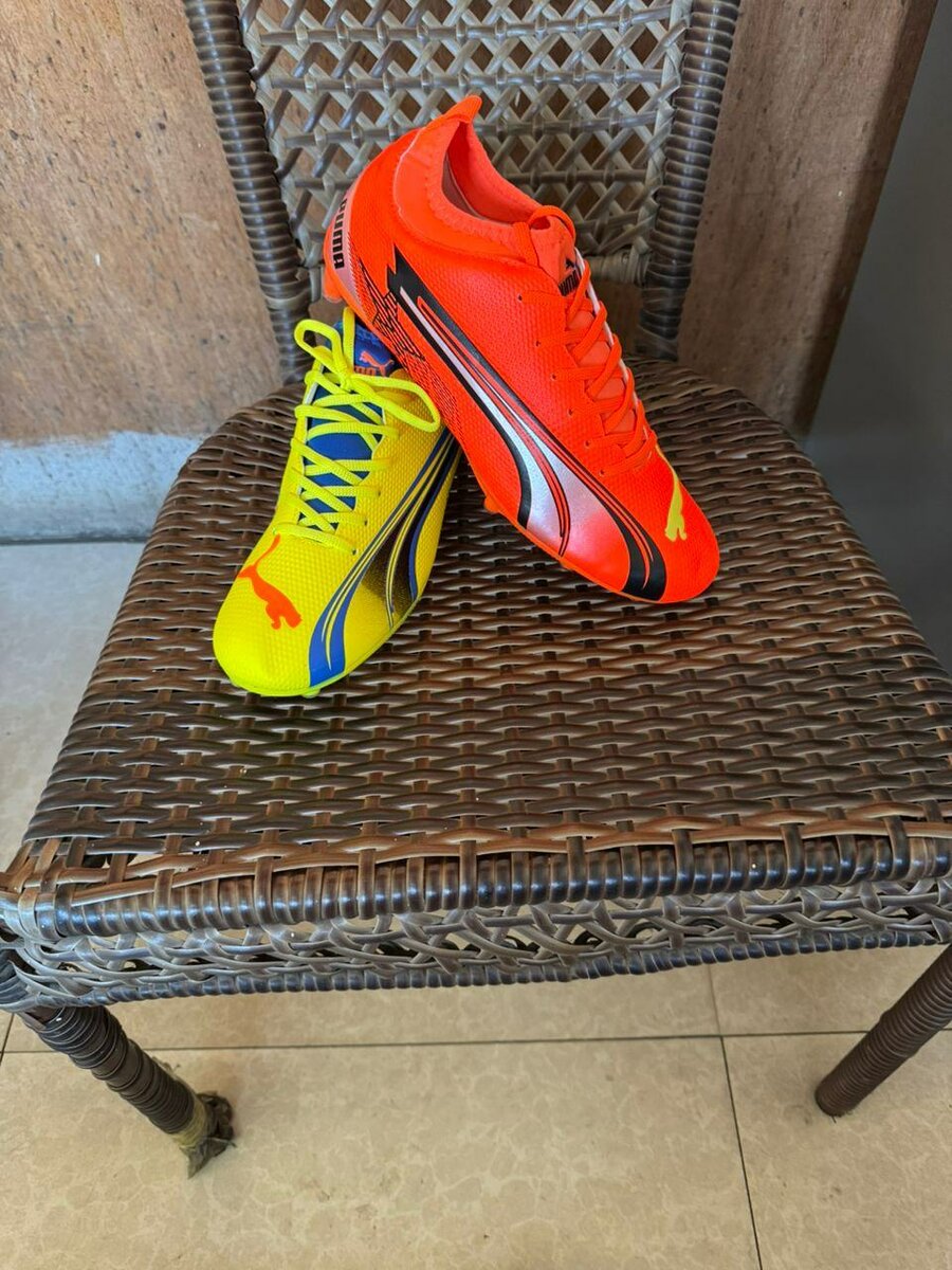 Chaussures de football colorées