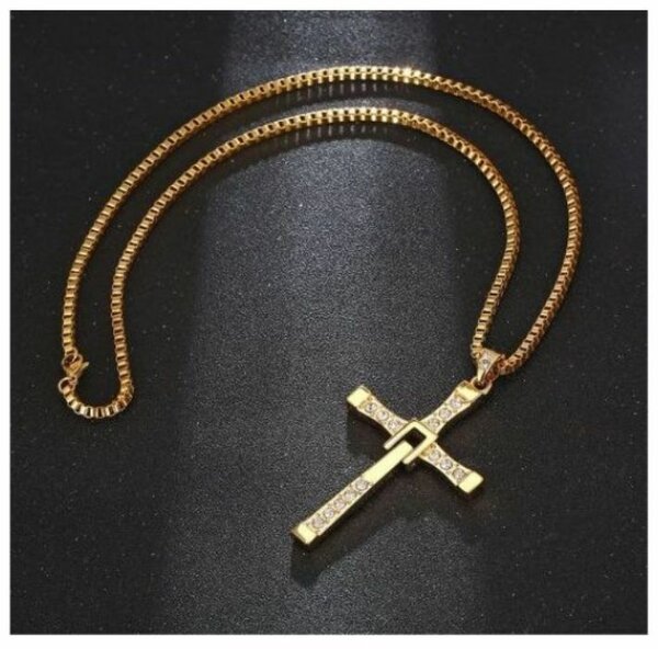 Pendentif chaine en croix