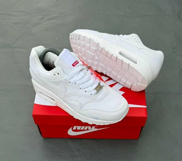 Nike Air blanches homme