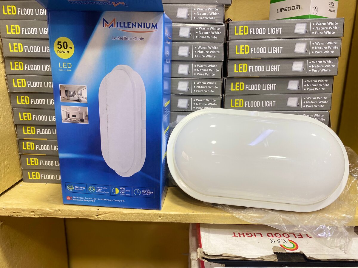 Lampe LED étanche pour éclairage intérieur