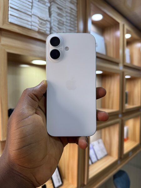 iPhone 16 128Go Quasi Neuf