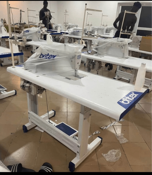 Machine à coudre industrielle