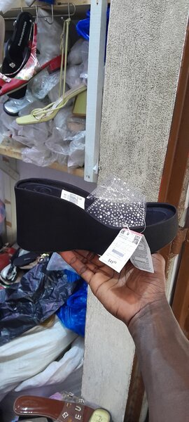 Sandales compensées élégantes