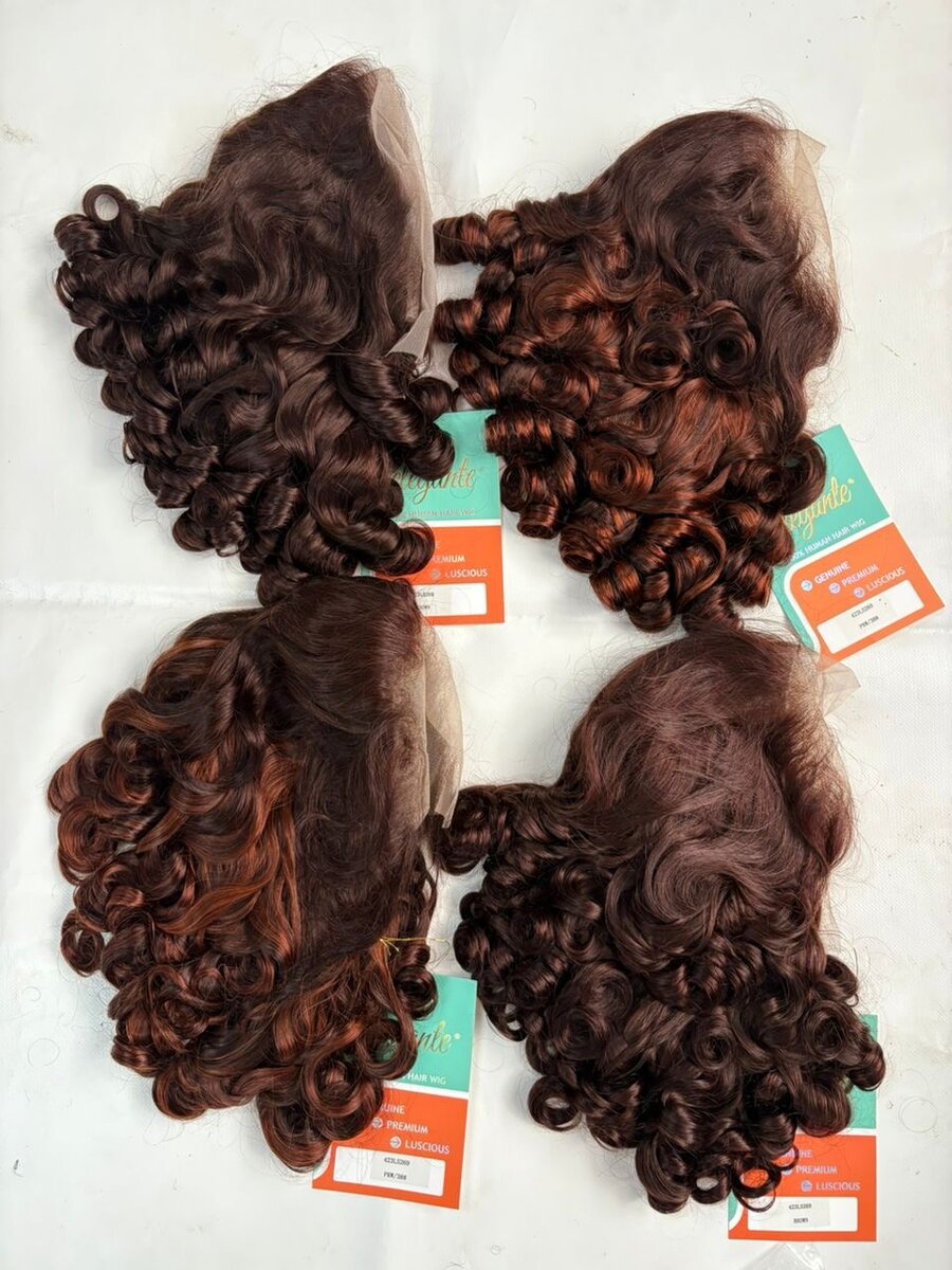 Perruque ondulée en dentelle