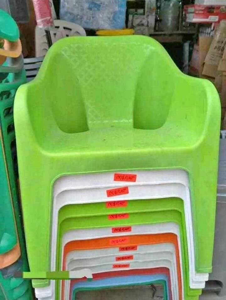 Chaises  en plastique
