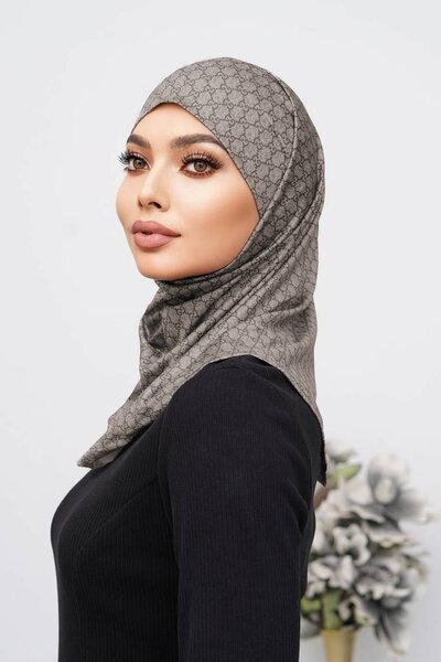 Модель: Зейна с принтом