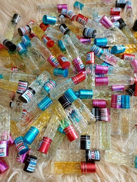 Parfums en Essence la douzaine