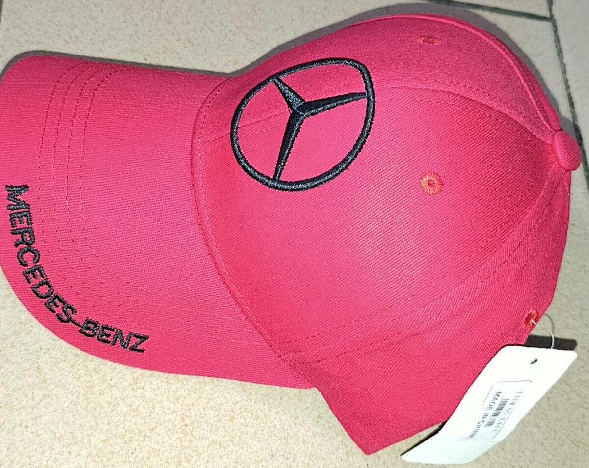 Casquette rouge Mercedes-Benz