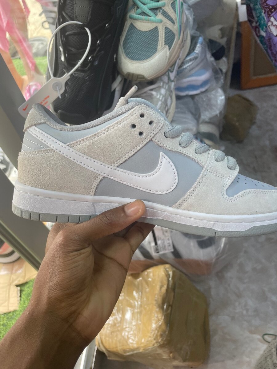 Baskets basses en daim gris