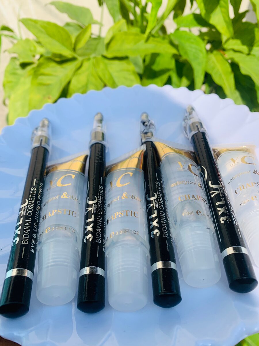 Grayon et gloss  sont à lévre