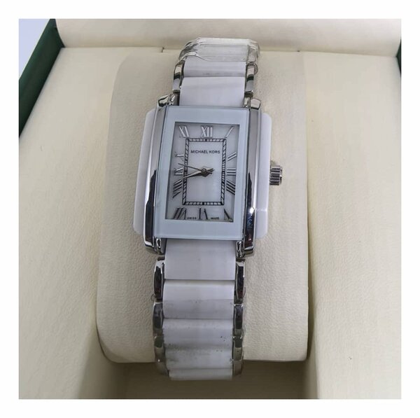 Montre élégante en céramique