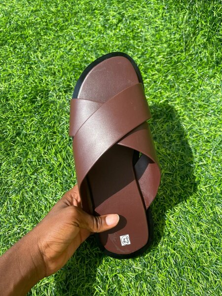 Sandales en cuir croisé