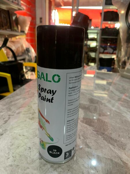 Spray Paint Noir Megalo