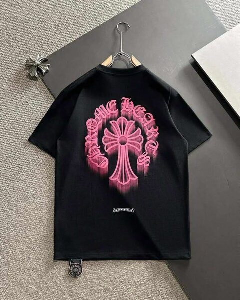 T-shirt noir motif gothique