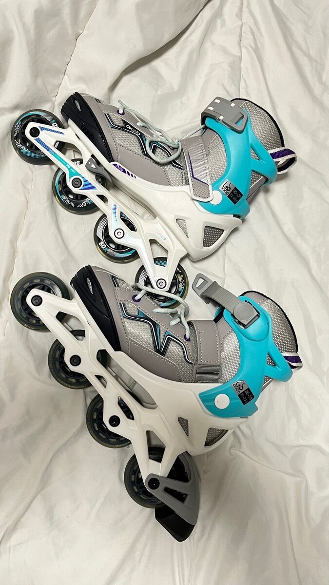 PATINS À ROULETTES ENFANTS.