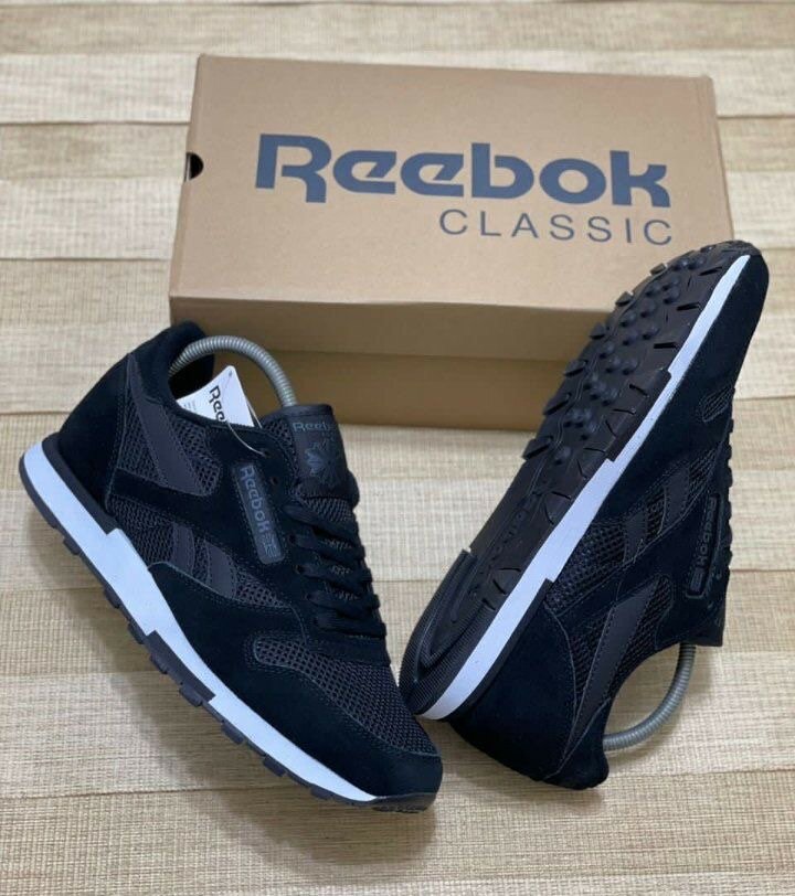 Reebok Sneakers