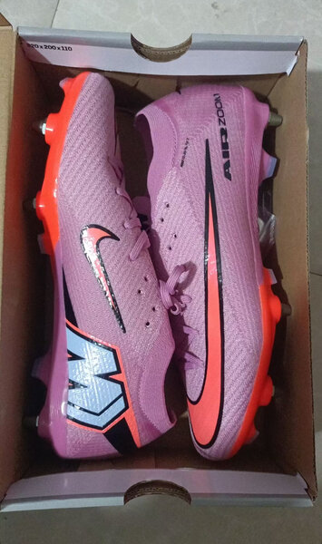 Chaussures de football tendance